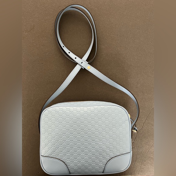 Gucci Microguccissima Bree Crossbody - Picture 6 of 16